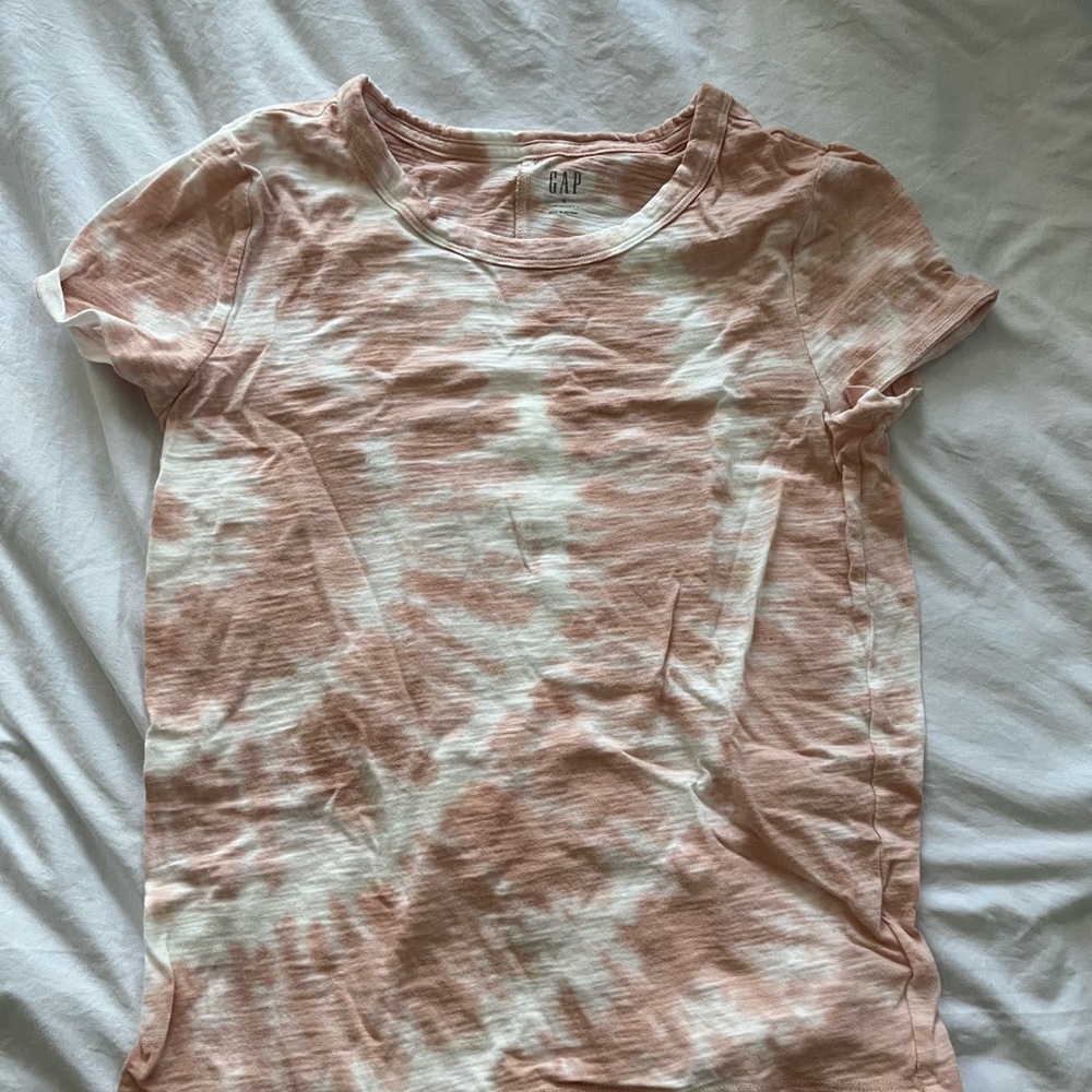 GAP Women’s Pink Tie-Dye T-Shirt